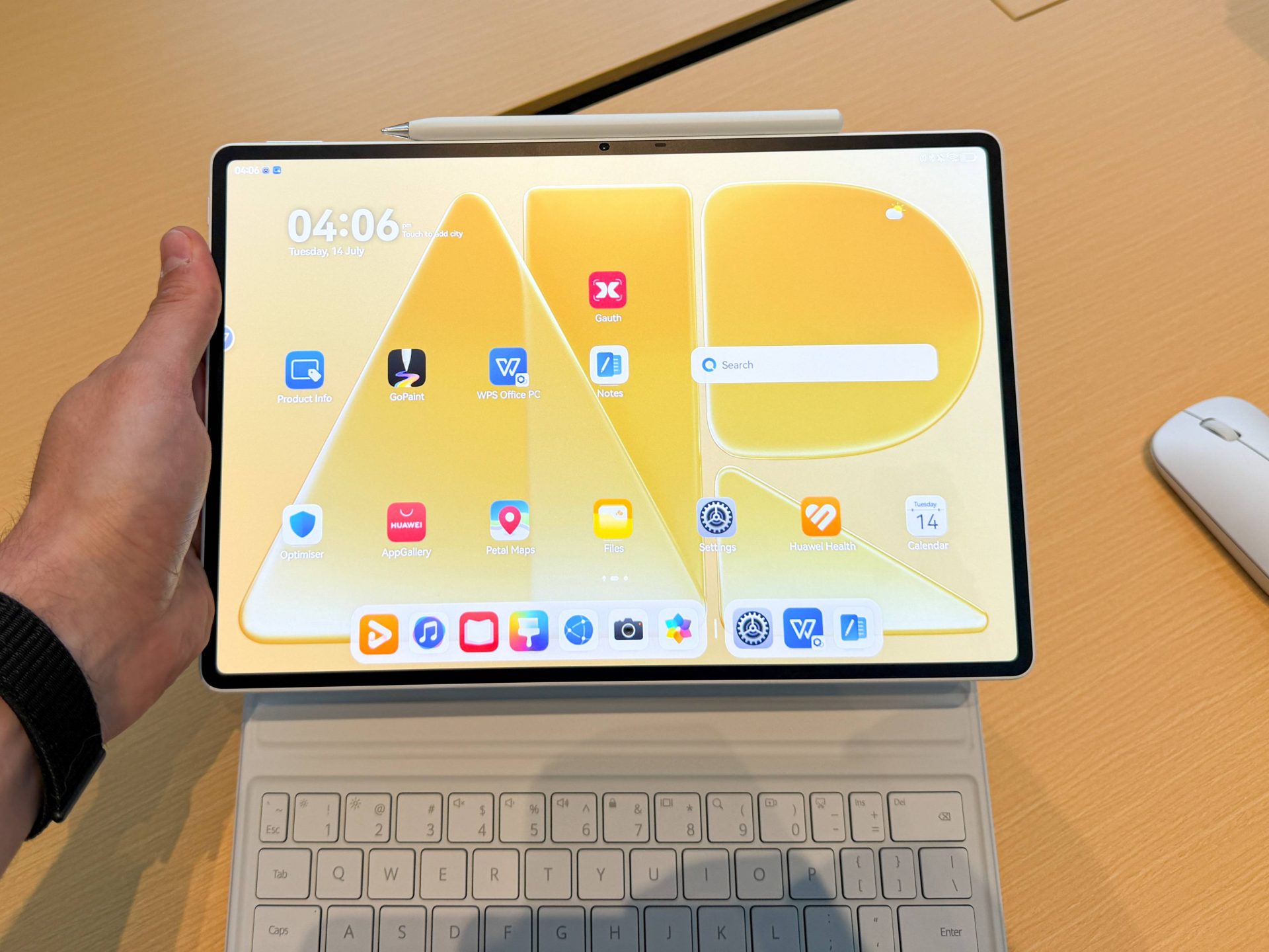 Планшет Huawei MatePad Air (2026) получил OLED-экран PaperMatte и процессор Kirin T93C картинка Планшет Huawei MatePad Air получил OLED-экран | DGL.RU
