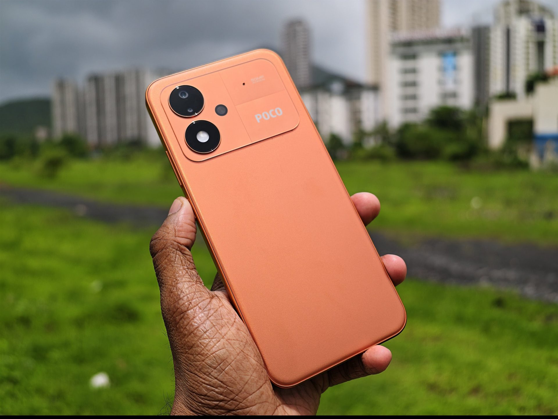 Poco M8 Power: в сети появились реальные фотографии и характеристики нового смартфона картинка Новый смартфон Poco M8 Power: фото и параметры | DGL.RU