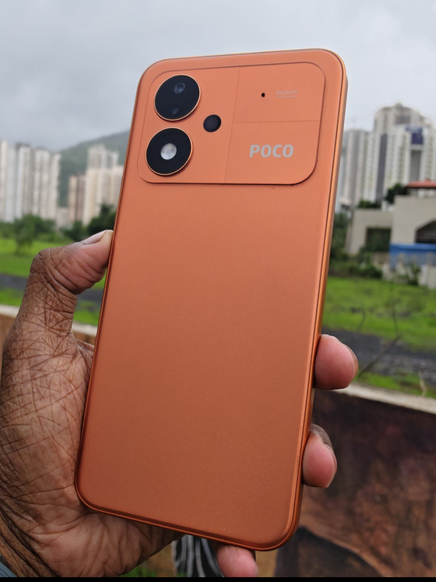 Poco M8 Power: в сети появились реальные фотографии и характеристики нового смартфона картинка Новый смартфон Poco M8 Power: фото и параметры | DGL.RU