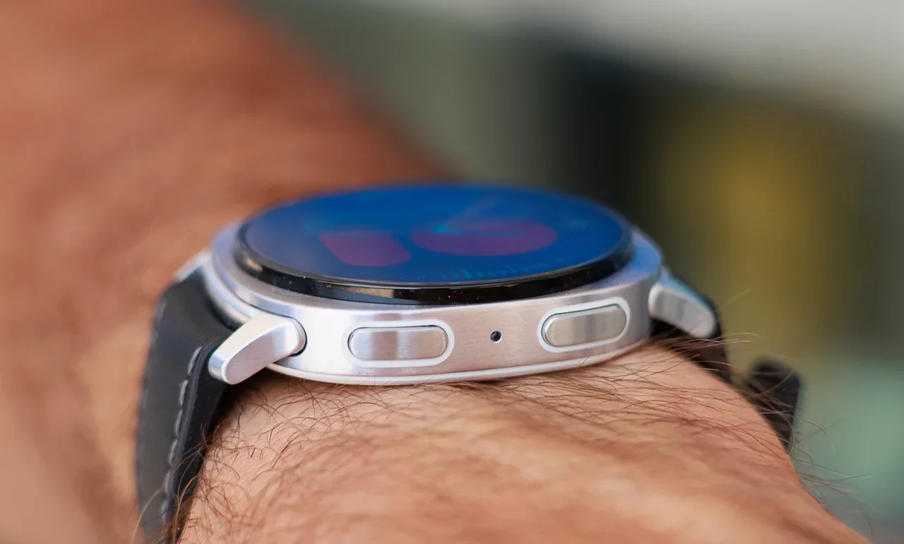 Samsung установит процессоры Qualcomm в новые умные часы Galaxy Watch 9 и Ultra 2 картинка Часы Samsung Galaxy Watch Ultra 2 получат чип | DGL.RU
