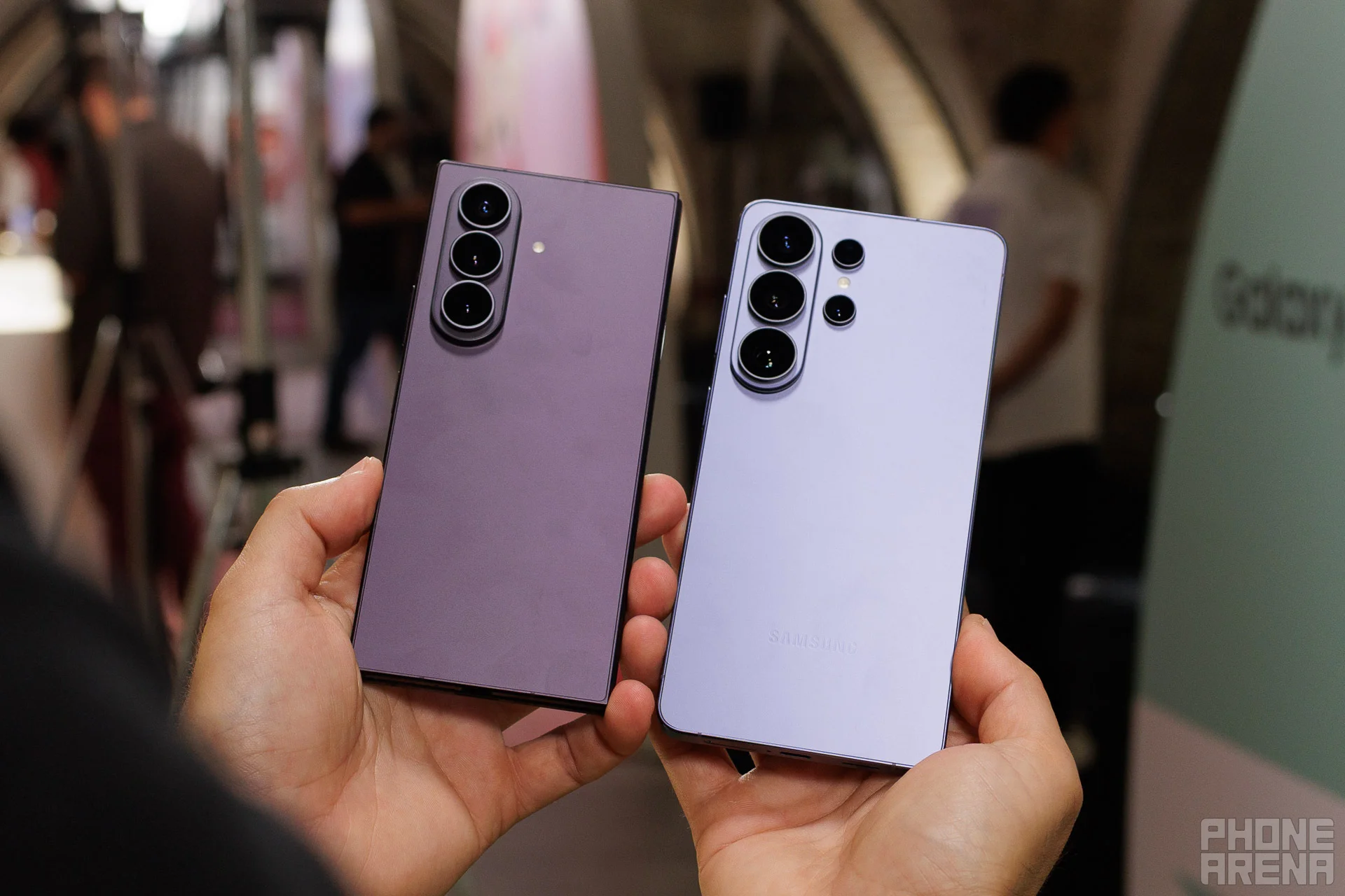 Samsung Galaxy Z Fold 8 Ultra против Galaxy S26 Ultra: выбор максималистов картинка Смартфон Galaxy Z Fold 8 Ultra или S26 Ultra | DGL.RU