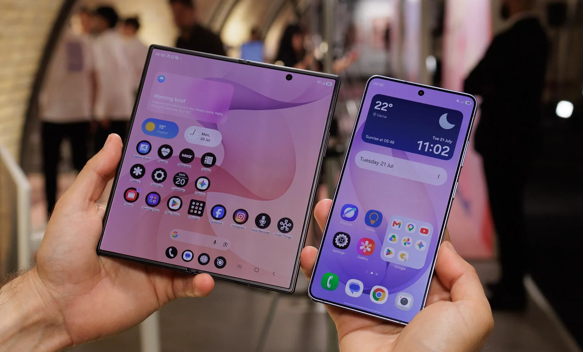 Samsung Galaxy Z Fold 8 Ultra против Galaxy S26 Ultra: выбор максималистов картинка Смартфон Galaxy Z Fold 8 Ultra или S26 Ultra | DGL.RU