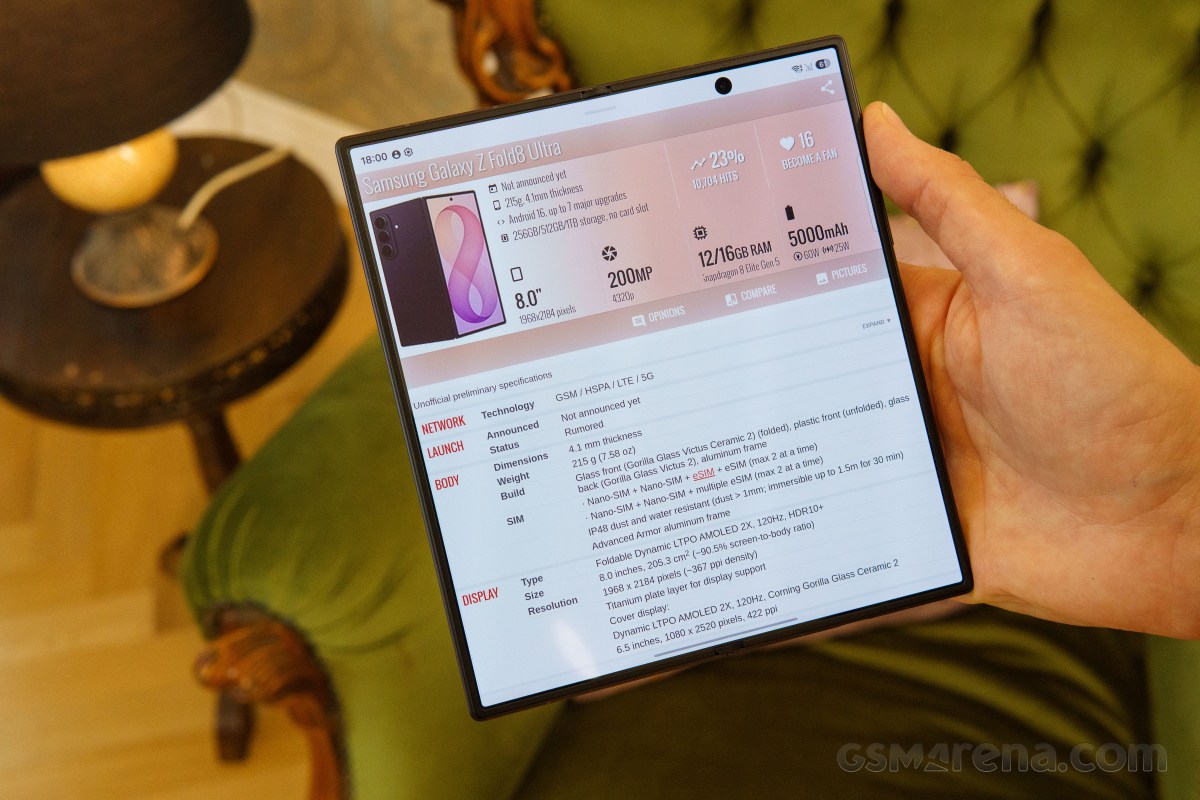 Обзор Samsung Galaxy Z Fold8, Z Fold8 Ultra, Z Flip8: первые впечатления картинка Смартфон Samsung Galaxy Z Fold8 Ultra: что нового | DGL.RU