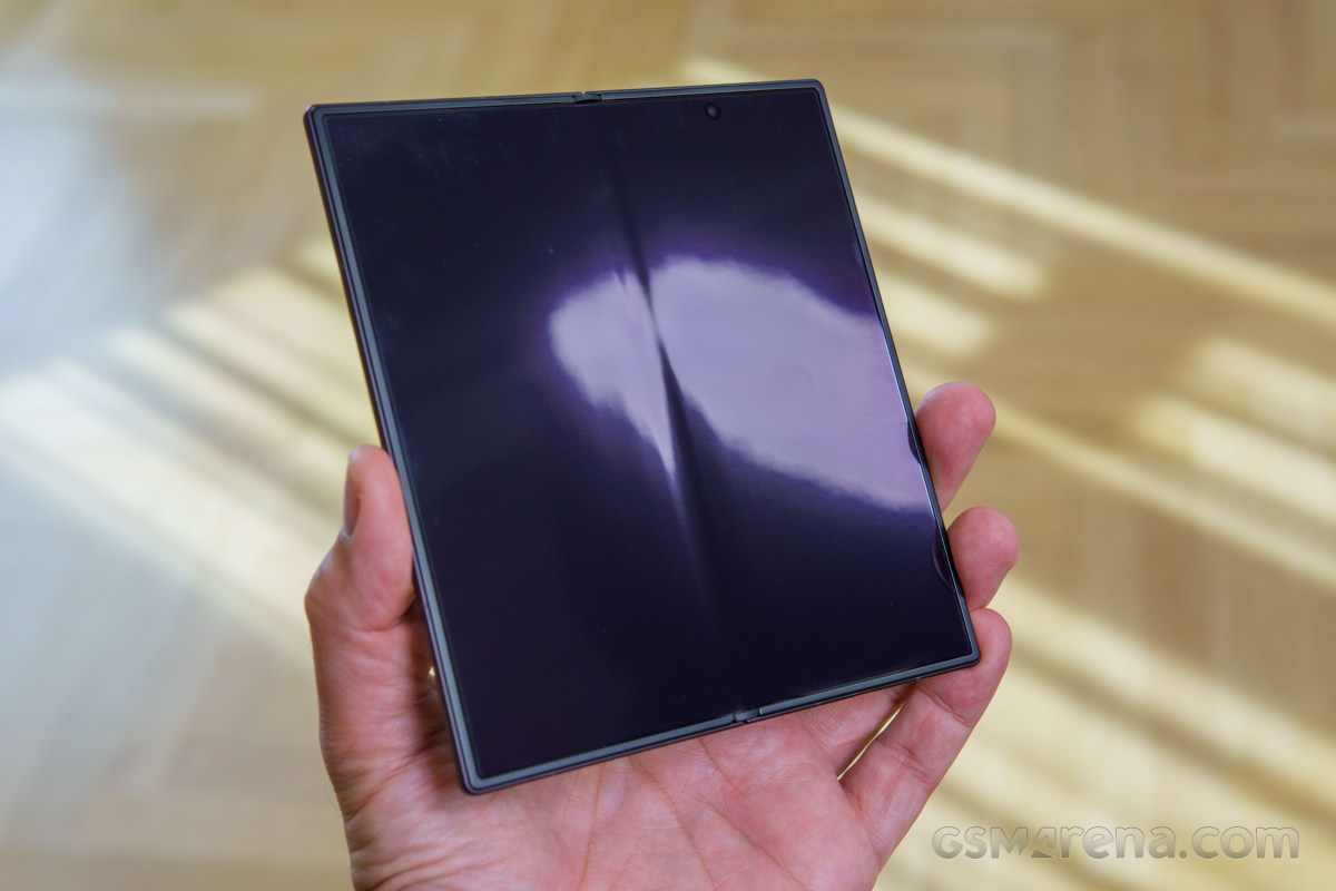 Обзор Samsung Galaxy Z Fold8, Z Fold8 Ultra, Z Flip8: первые впечатления картинка Смартфон Samsung Galaxy Z Fold8 Ultra: что нового | DGL.RU
