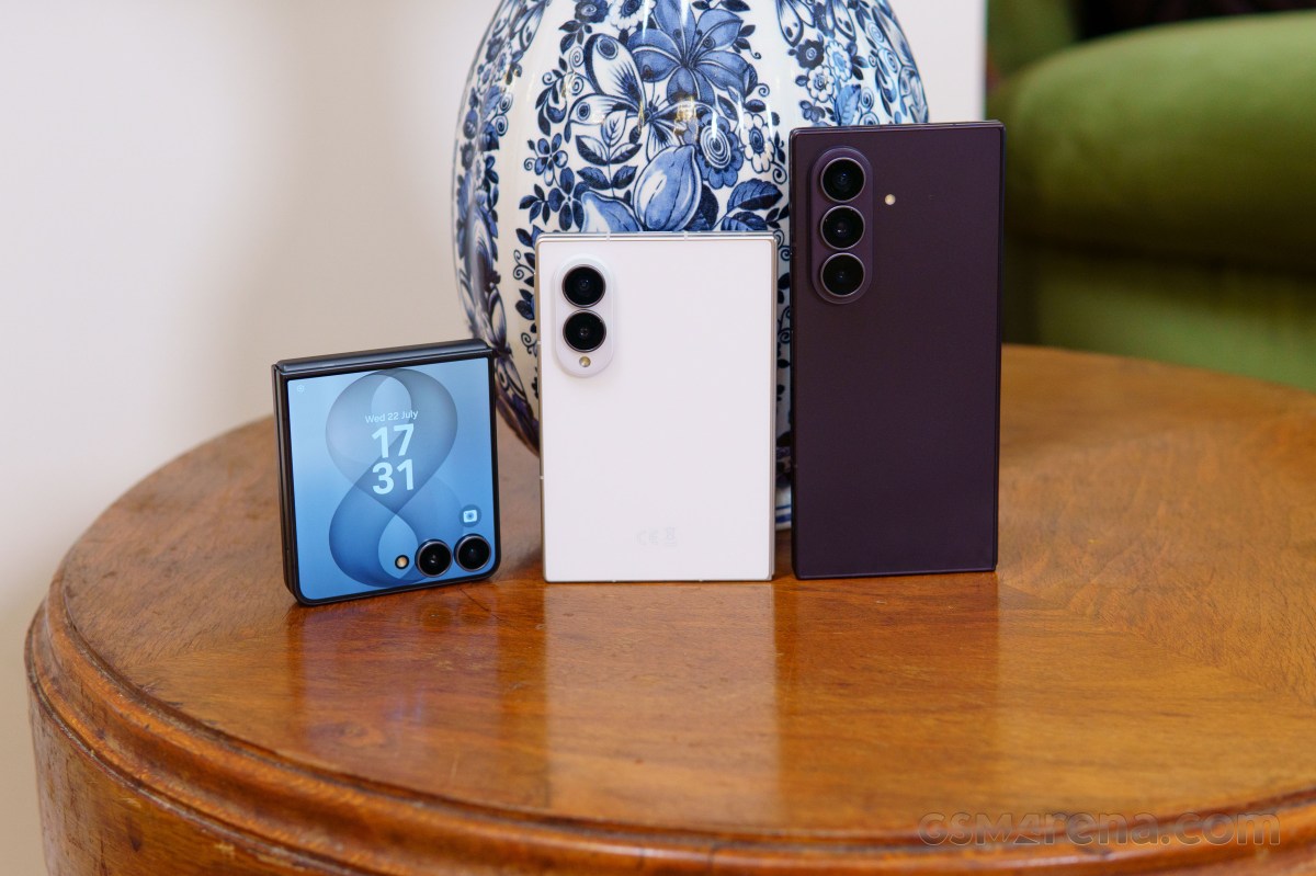 Обзор Samsung Galaxy Z Fold8, Z Fold8 Ultra, Z Flip8: первые впечатления картинка Смартфон Samsung Galaxy Z Fold8 Ultra: что нового | DGL.RU