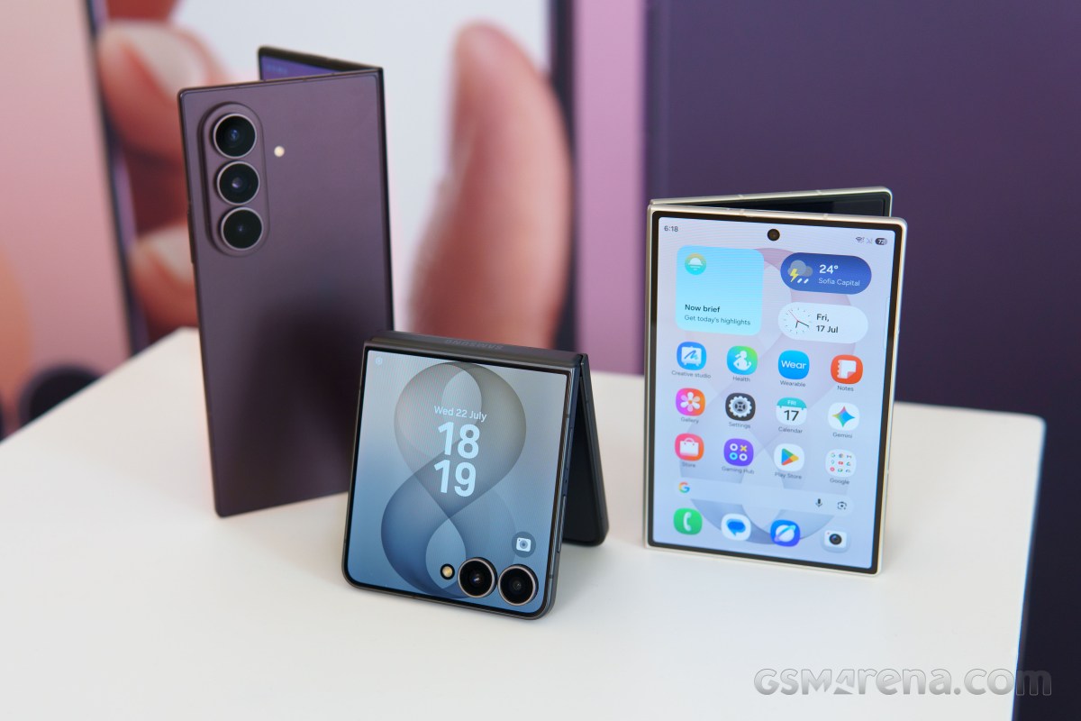 Обзор Samsung Galaxy Z Fold8, Z Fold8 Ultra, Z Flip8: первые впечатления картинка Смартфон Samsung Galaxy Z Fold8 Ultra: что нового | DGL.RU