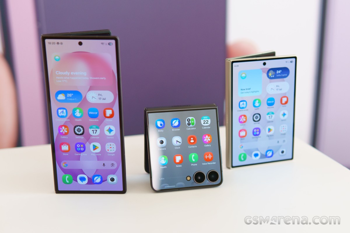 Обзор Samsung Galaxy Z Fold8, Z Fold8 Ultra, Z Flip8: первые впечатления картинка Смартфон Samsung Galaxy Z Fold8 Ultra: что нового | DGL.RU