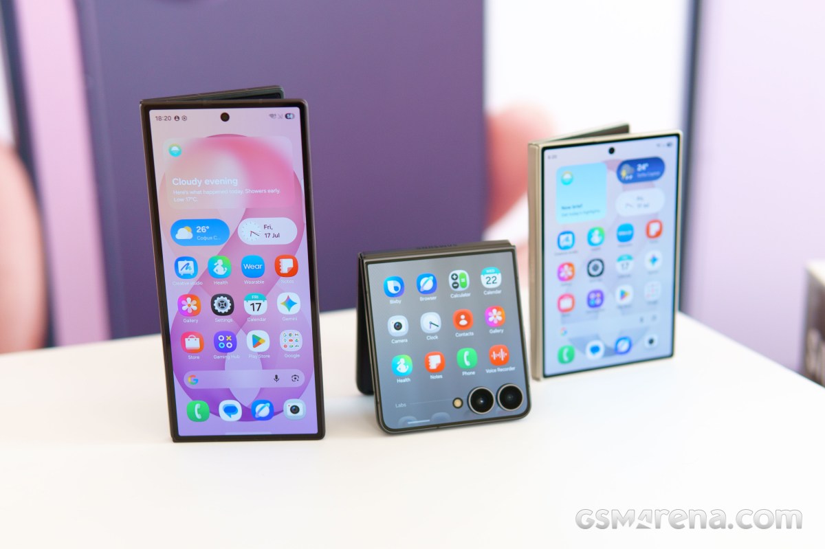 Обзор Samsung Galaxy Z Fold8, Z Fold8 Ultra, Z Flip8: первые впечатления картинка Смартфон Samsung Galaxy Z Fold8 Ultra: что нового | DGL.RU