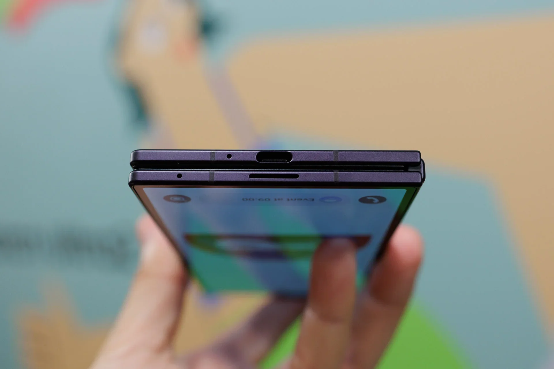 Сравнение характеристик складных смартфонов Samsung Galaxy Z Fold 8 Ultra и Apple iPhone Ultra картинка Samsung Galaxy Z Fold 8 Ultra против iPhone Ultra | DGL.RU