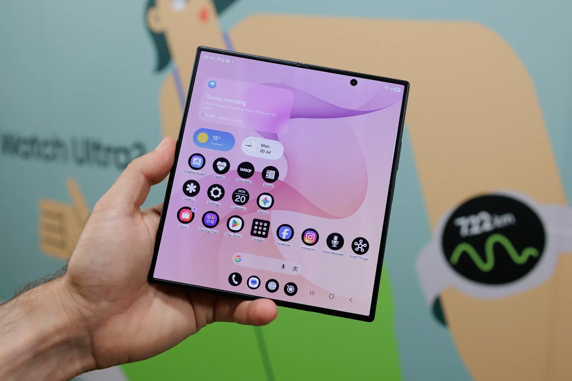 Сравнение характеристик складных смартфонов Samsung Galaxy Z Fold 8 Ultra и Apple iPhone Ultra картинка Samsung Galaxy Z Fold 8 Ultra против iPhone Ultra | DGL.RU