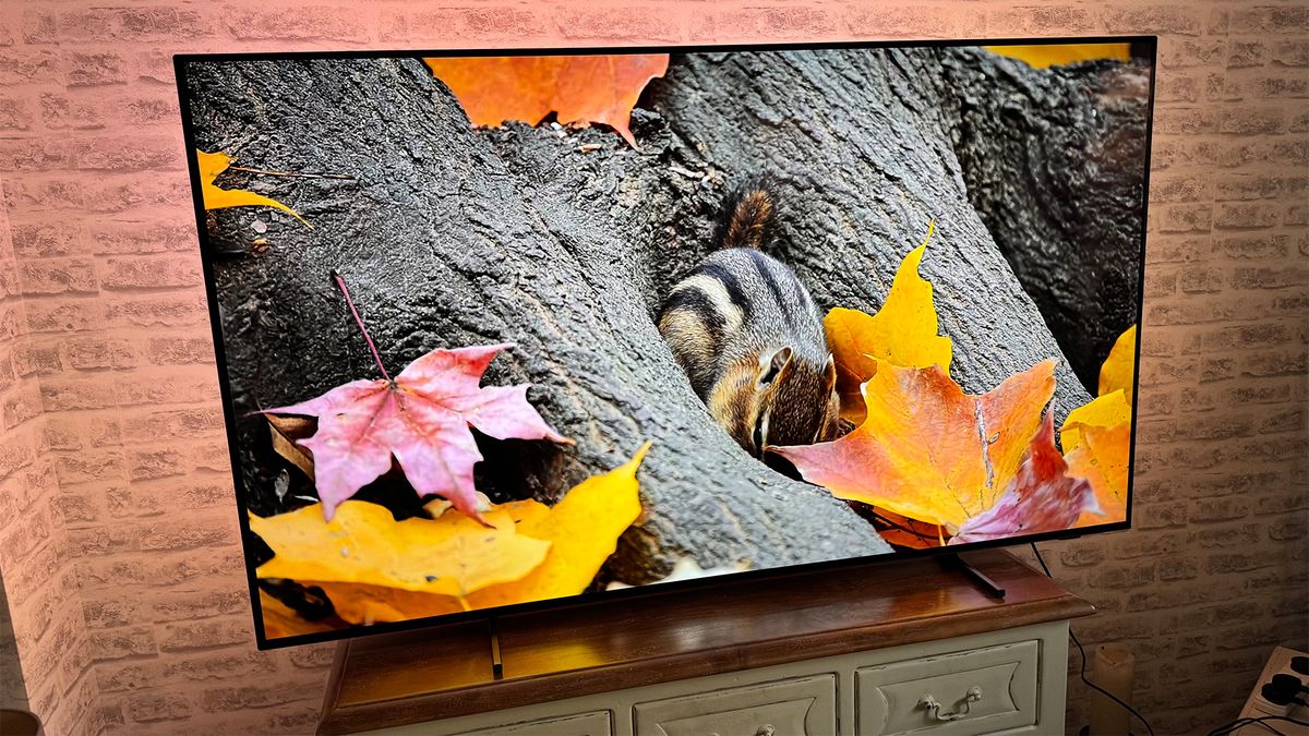 Лучшие OLED-телевизоры 2026 года: 5 моделей для настоящих киноманов картинка Телевизор Sony Bravia 8 II и выбор 2026 | DGL.RU