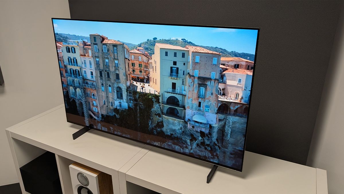 Лучшие OLED-телевизоры 2026 года: 5 моделей для настоящих киноманов картинка Телевизор Sony Bravia 8 II и выбор 2026 | DGL.RU