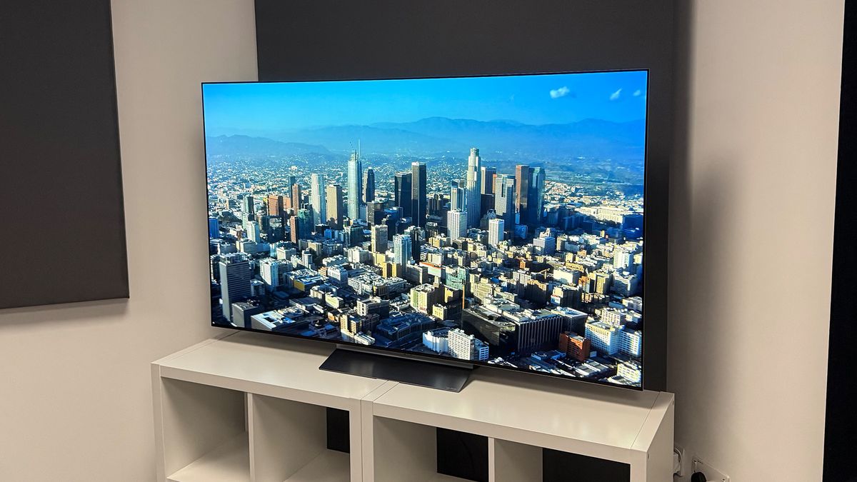 Лучшие OLED-телевизоры 2026 года: 5 моделей для настоящих киноманов картинка Телевизор Sony Bravia 8 II и выбор 2026 | DGL.RU