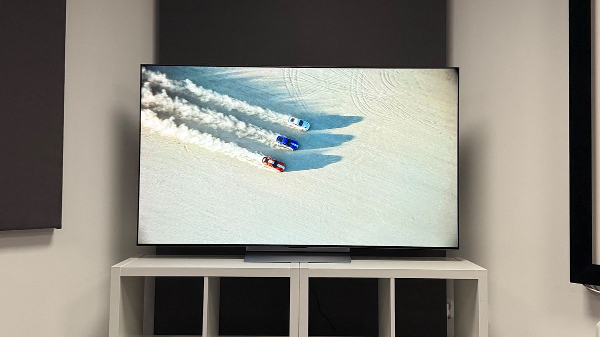 Лучшие OLED-телевизоры 2026 года: 5 моделей для настоящих киноманов картинка Телевизор Sony Bravia 8 II и выбор 2026 | DGL.RU