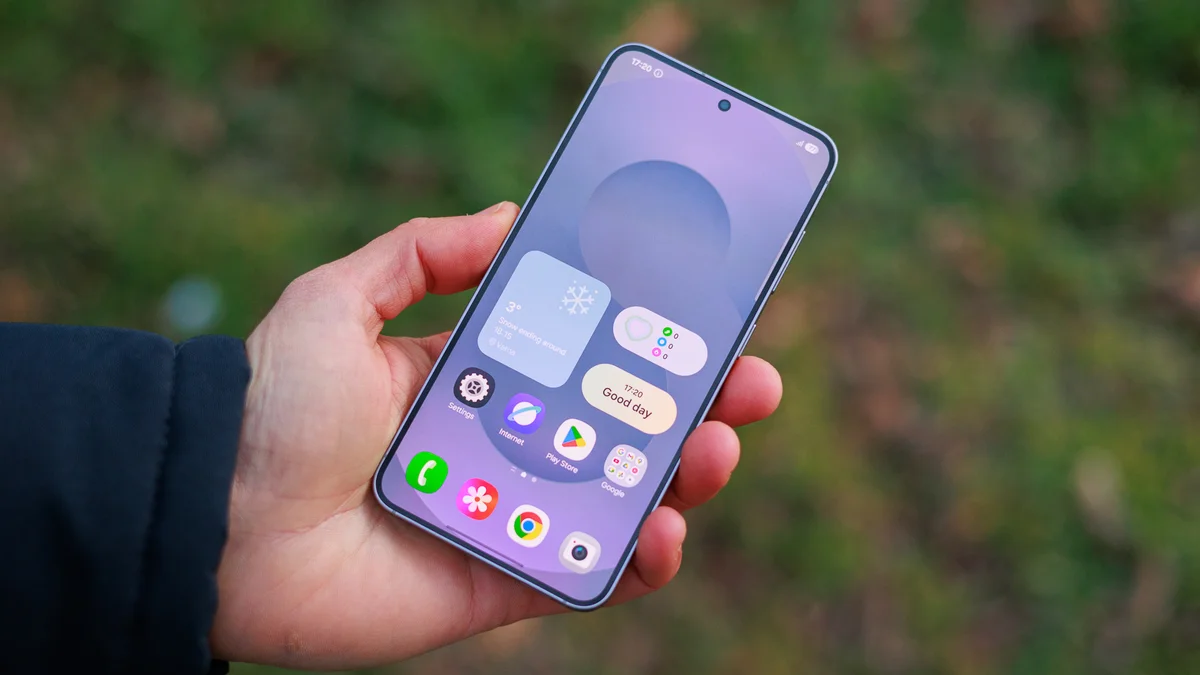 В смартфонах Samsung Galaxy S25 обнаружили самопроизвольную установку стороннего софта