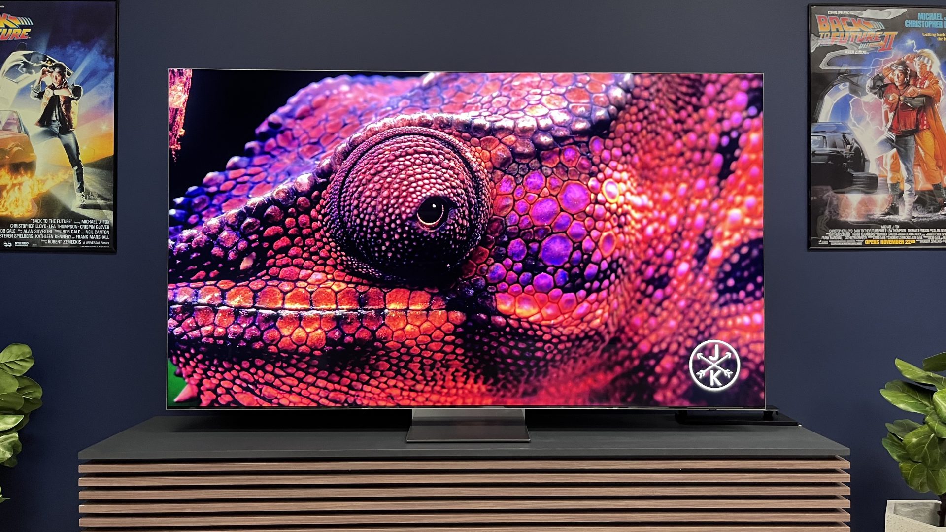 Лучшие 8K-телевизоры в 2026 году: дисплеи от Samsung и LG картинка 8K-телевизоры LG и Samsung: выбор в 2026 | DGL.RU