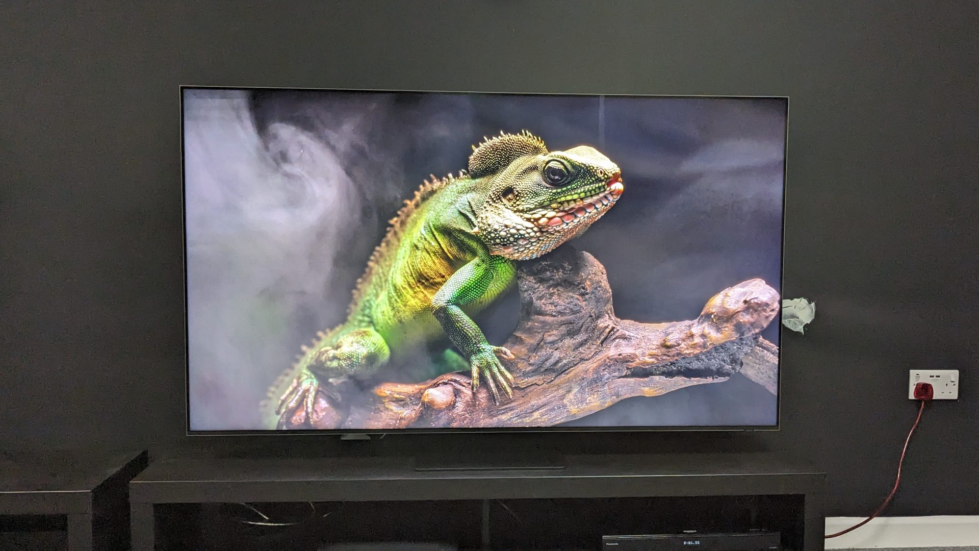 Лучшие 8K-телевизоры в 2026 году: дисплеи от Samsung и LG картинка 8K-телевизоры LG и Samsung: выбор в 2026 | DGL.RU