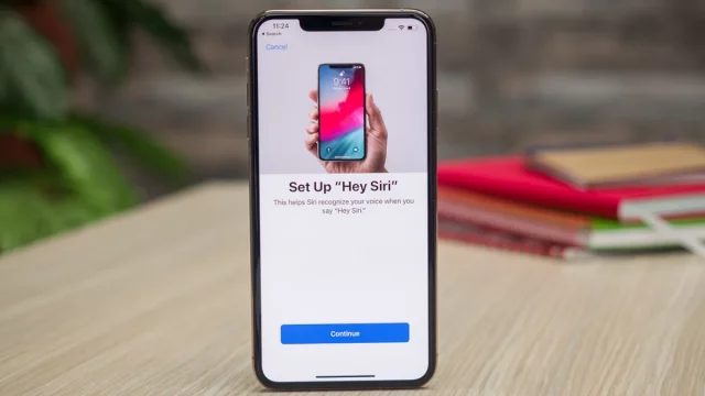 Apple планирует инвестировать более 100 миллионов долларов в соглашения с новостными издателями для Siri AI (2) Обучение Apple Siri AI на данных СМИ в iOS 27 | DGL.RU