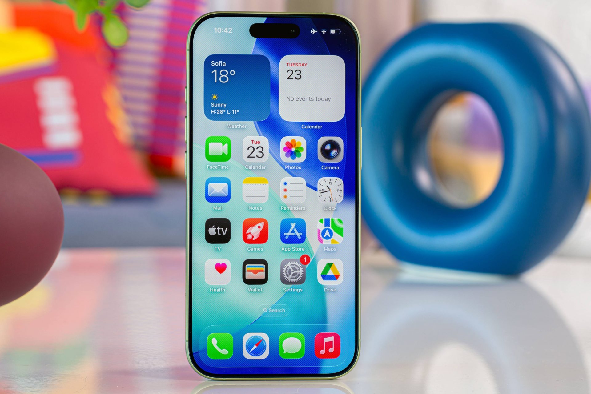 Apple планирует изменить цены на линейку iPhone 18 на фоне подорожания чипов памяти картинка Рост цен на Apple iPhone 18 Pro в 2026 году | DGL.RU