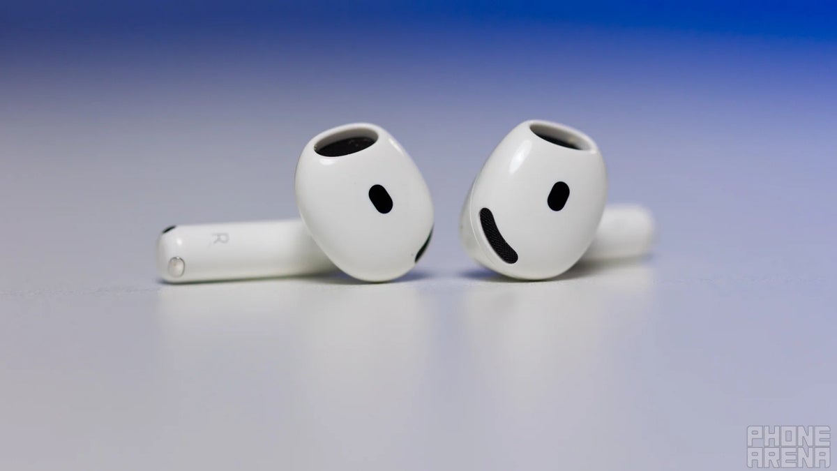 Apple разработает две версии наушников AirPods 5 и модель AirPods Pro 4 с камерами