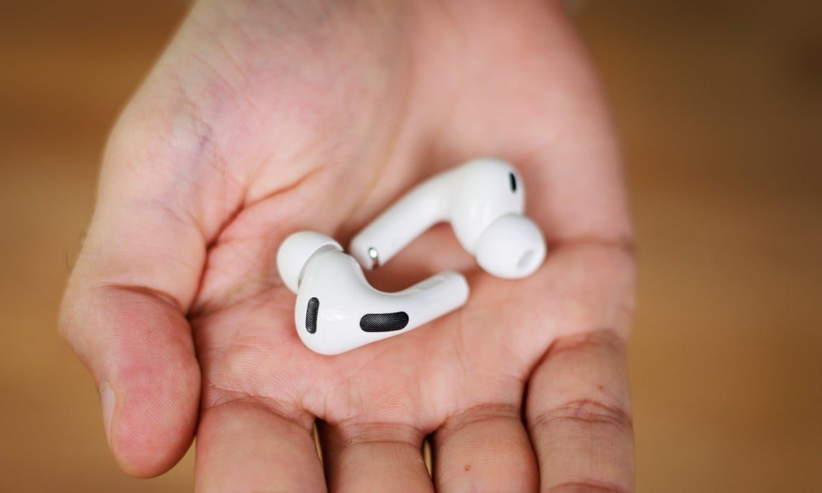 Apple разработает две версии наушников AirPods 5 и модель AirPods Pro 4 с камерами картинка Разработка Apple AirPods 5 и AirPods Pro 4 | DGL.RU