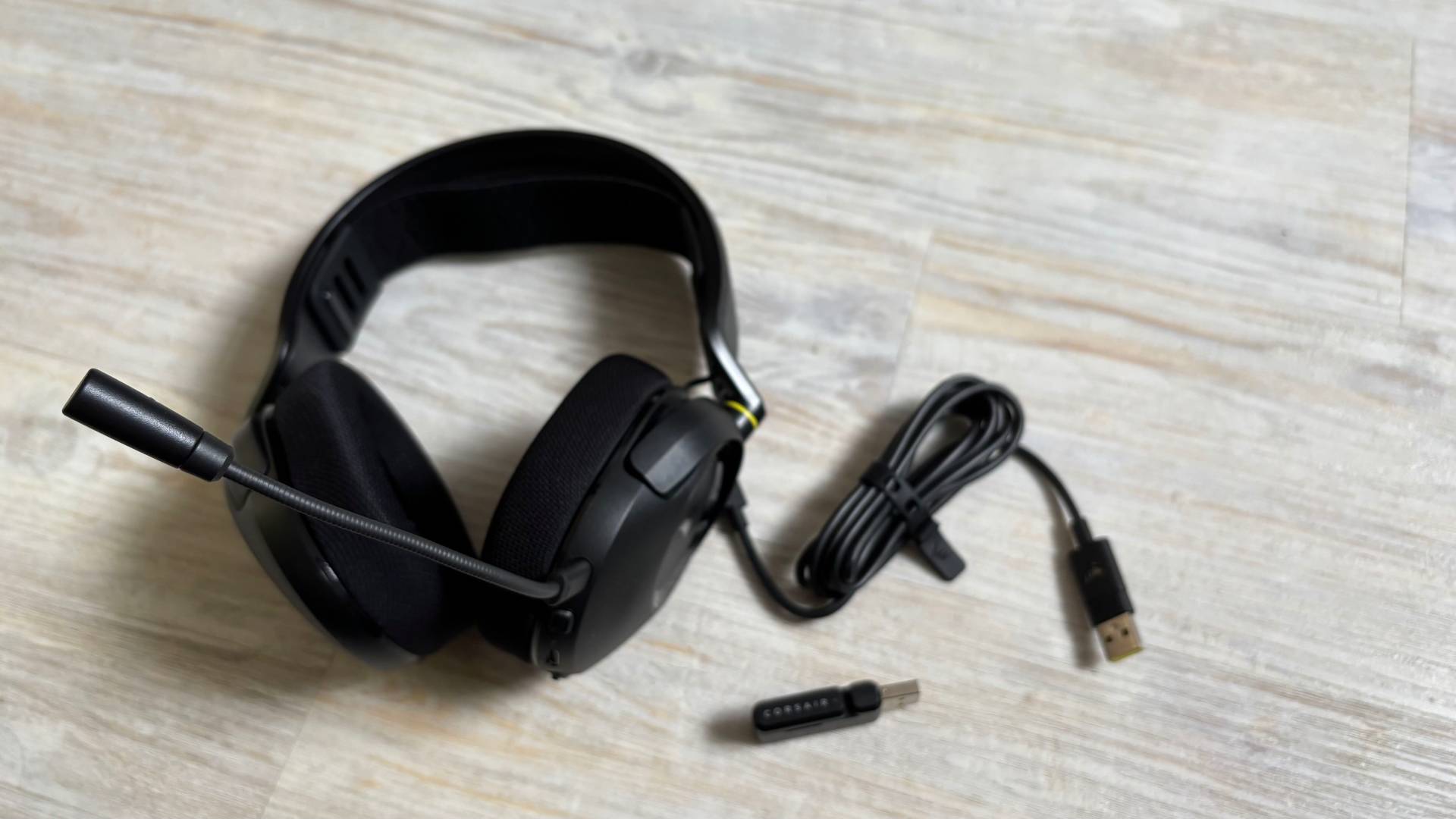 Обзор Corsair HS35 v3: не всегда нужно переплачивать за премиум картинка Беспроводная гарнитура Corsair HS35 v3: обзор | DGL.RU