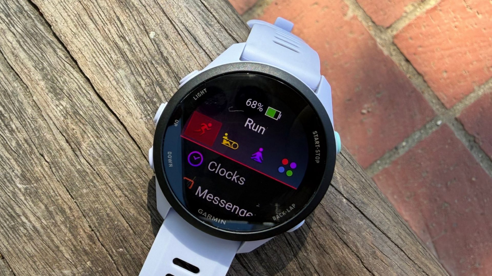 Обзор Garmin Forerunner 70: долгожданный преемник Forerunner 55 перерос базовый уровень картинка Часы Garmin Forerunner 70: обзор новой модели | DGL.RU
