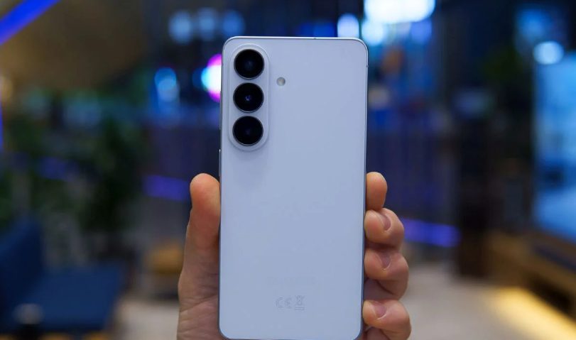 Ожидаете значительного улучшения камеры в более дорогой модели Galaxy S26 FE? Приготовьтесь к горькому разочарованию! картинка Ожидаете значительного улучшения камеры в более дорогой модели Galaxy S26 FE? Приготовьтесь к горькому разочарованию!
