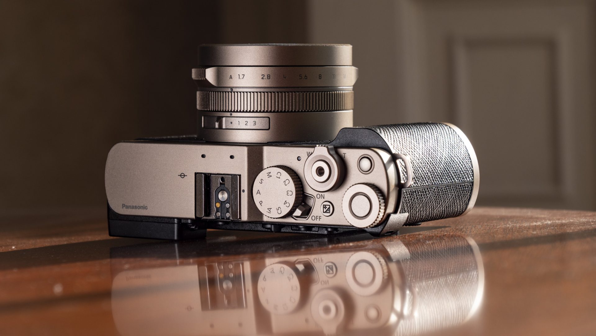 Обзор Panasonic Lumix L10 - три недели с самой красивой камерой Panasonic картинка Камера Panasonic Lumix L10: обзор новинки | DGL.RU