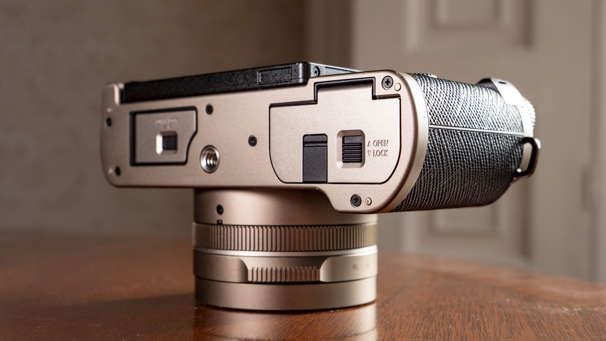 Обзор Panasonic Lumix L10 - три недели с самой красивой камерой Panasonic картинка Камера Panasonic Lumix L10: обзор новинки | DGL.RU