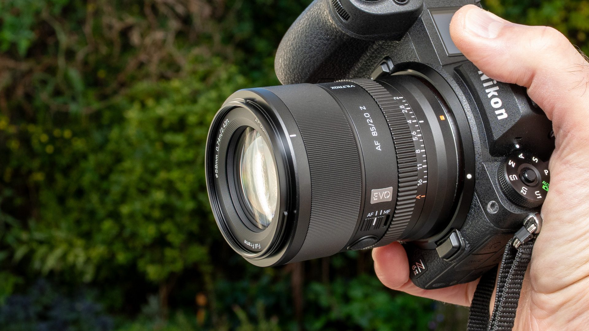 Лучшие портретные объективы Nikon 2026 года | DGL.RU