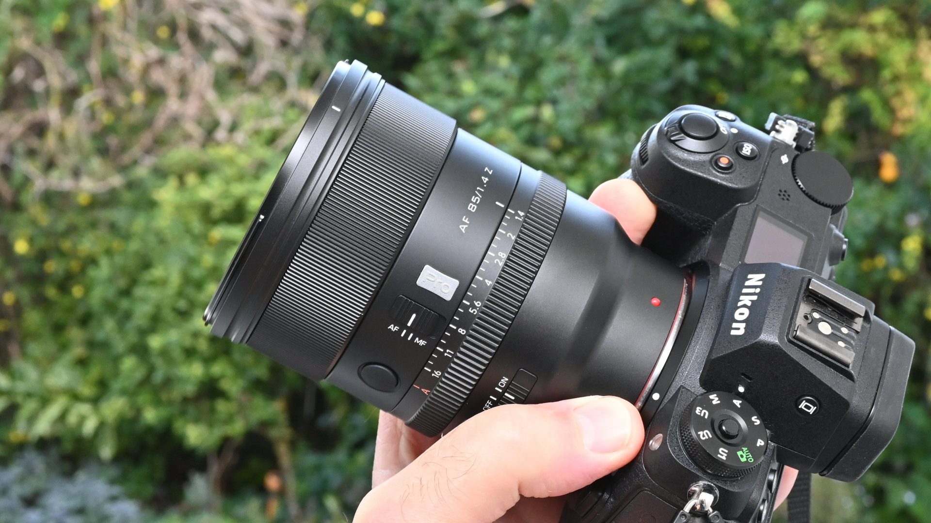 Лучшие портретные объективы Nikon 2026 года | DGL.RU