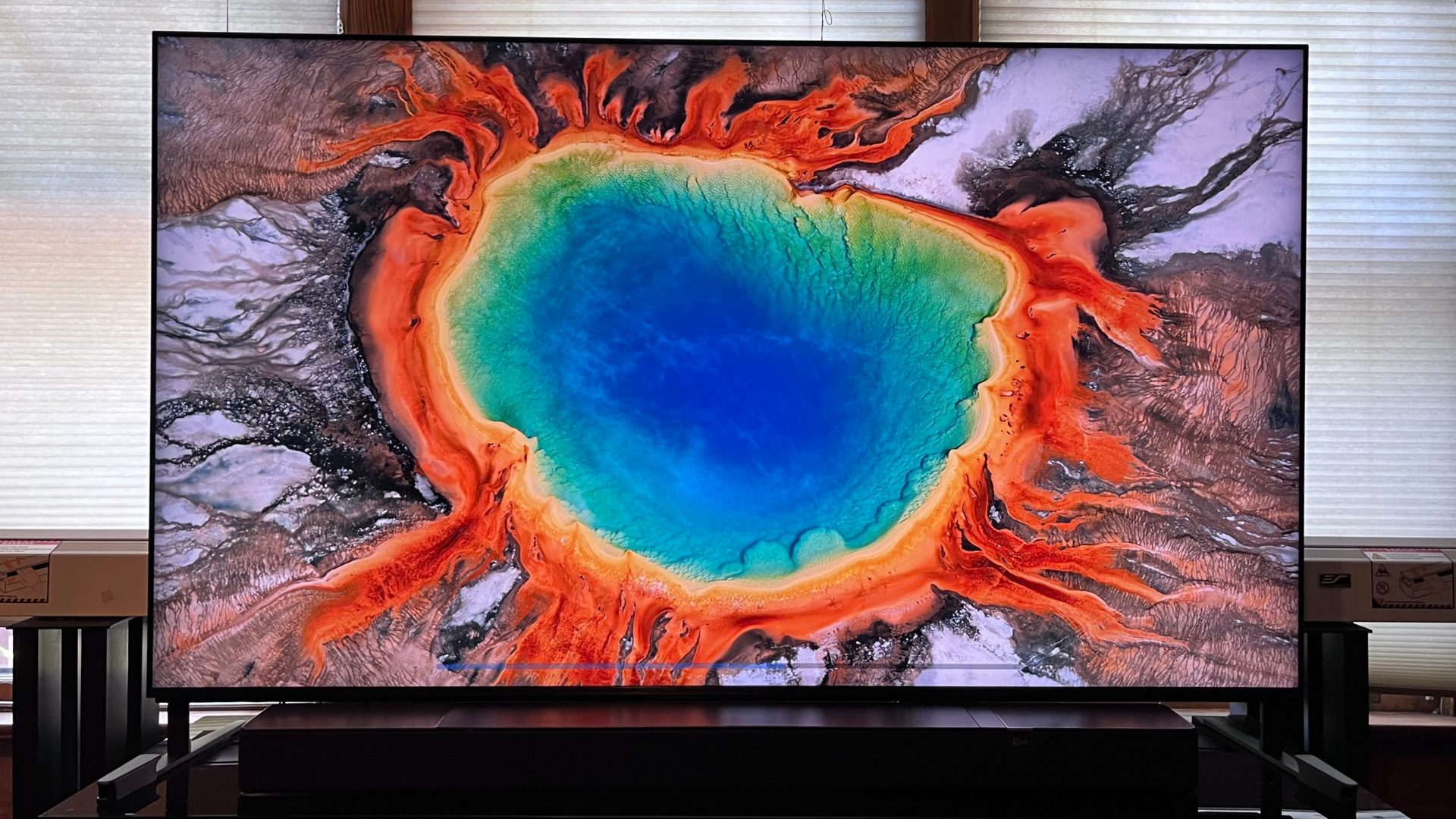 Лучшие мини-LED 4K телевизоры на любой бюджет в 2026 году картинка Мини-LED 4K телевизоры 2026: яркость и HDR | DGL.RU