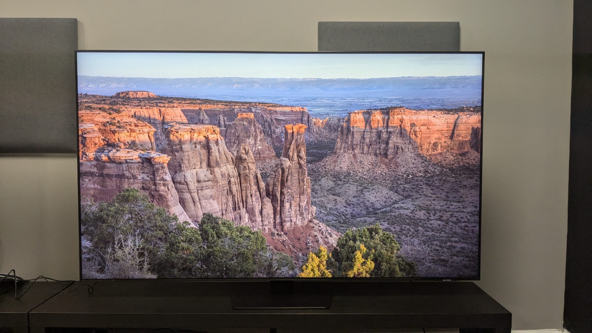 Лучшие мини-LED 4K телевизоры на любой бюджет в 2026 году картинка Мини-LED 4K телевизоры 2026: яркость и HDR | DGL.RU