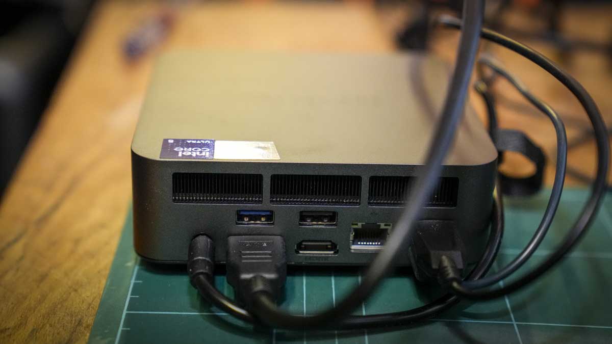 Обзор GMKtec NucBox K17: высокопроизводительный мини-ПК с ИИ картинка Мини-ПК GMKtec NucBox K17: стоит ли покупать | DGL.RU