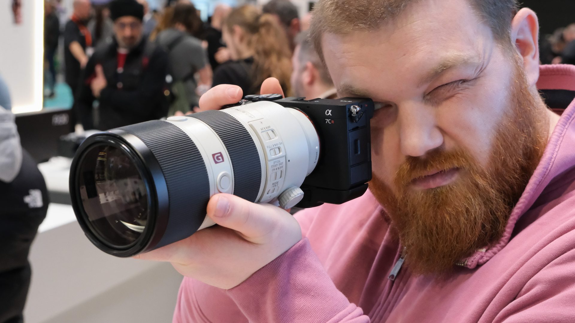 Лучшие объективы Sony в 2026 году: топовая оптика с байонетом E для беззеркальных камер Sony Alpha картинка Объективы Sony: варианты для камер Alpha 2026 | DGL.RU
