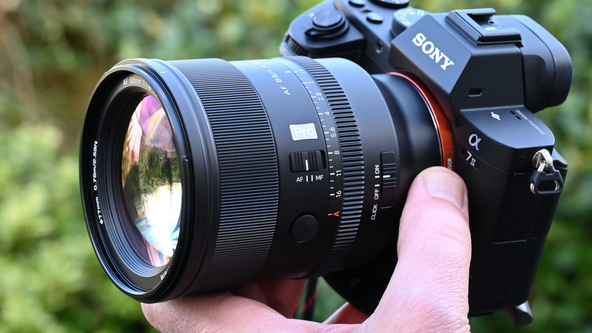 Лучшие объективы Sony в 2026 году: топовая оптика с байонетом E для беззеркальных камер Sony Alpha картинка Объективы Sony: варианты для камер Alpha 2026 | DGL.RU