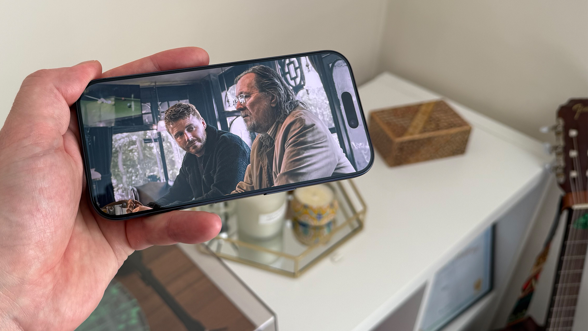 Обзор Apple iPhone 17 Pro: тестирование звука и дисплея флагманского смартфона картинка Обзор Apple iPhone 17 Pro: тест звука и экрана | DGL.RU
