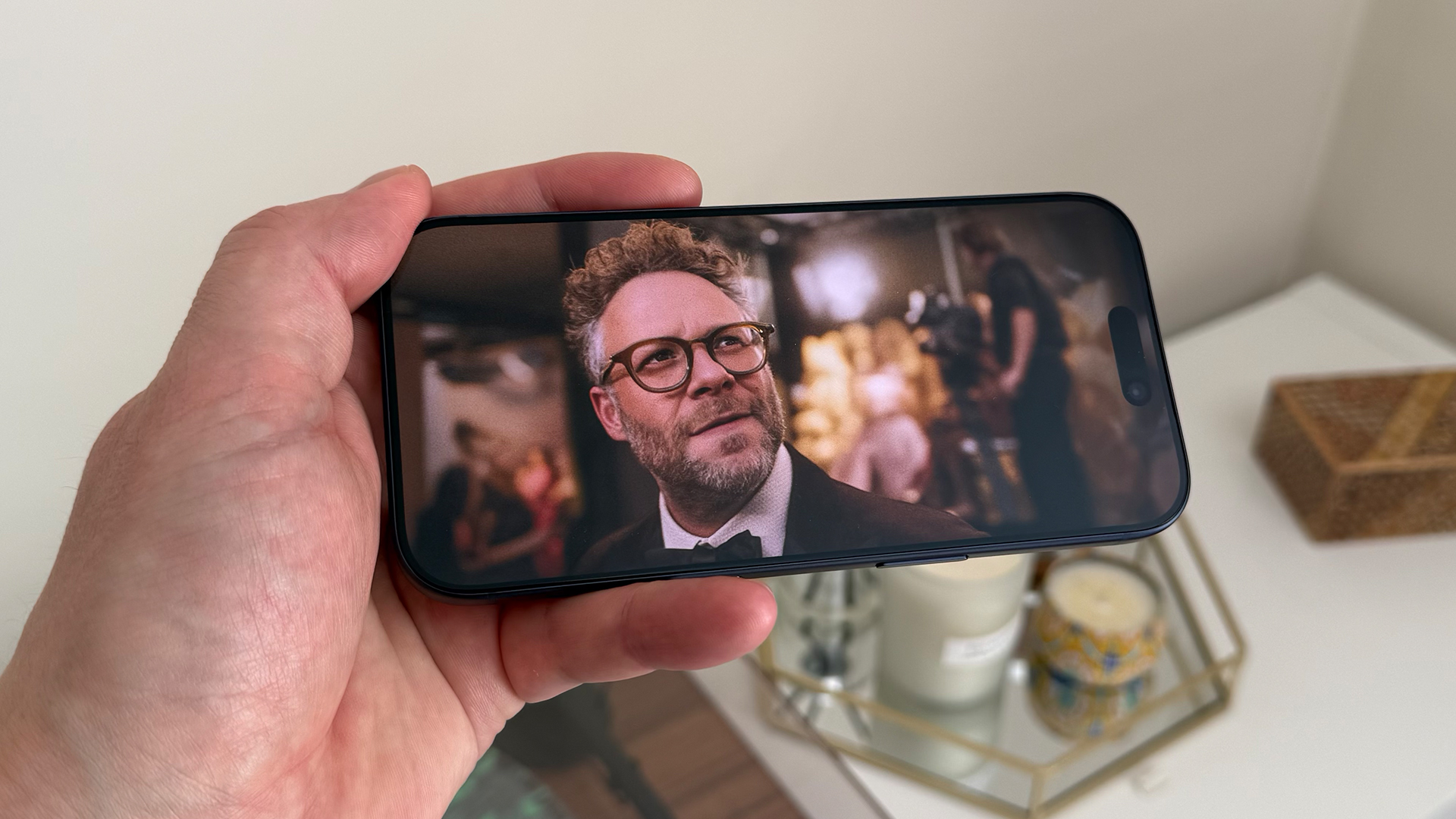 Обзор Apple iPhone 17 Pro: тестирование звука и дисплея флагманского смартфона картинка Обзор Apple iPhone 17 Pro: тест звука и экрана | DGL.RU