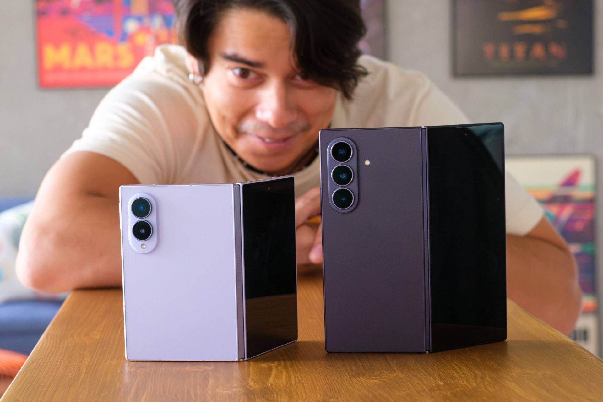 Обзор Samsung Galaxy Z Fold8: тонкий складной флагман нового формата картинка Обзор Samsung Galaxy Z Fold8: тонкий флагман | DGL.RU