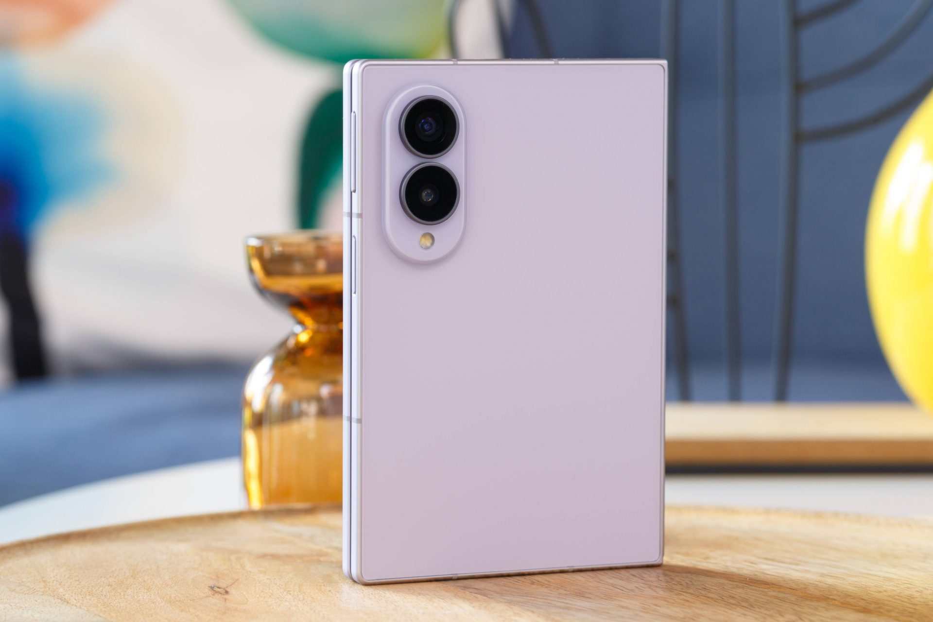 Обзор Samsung Galaxy Z Fold8: тонкий складной флагман нового формата картинка Обзор Samsung Galaxy Z Fold8: тонкий флагман | DGL.RU