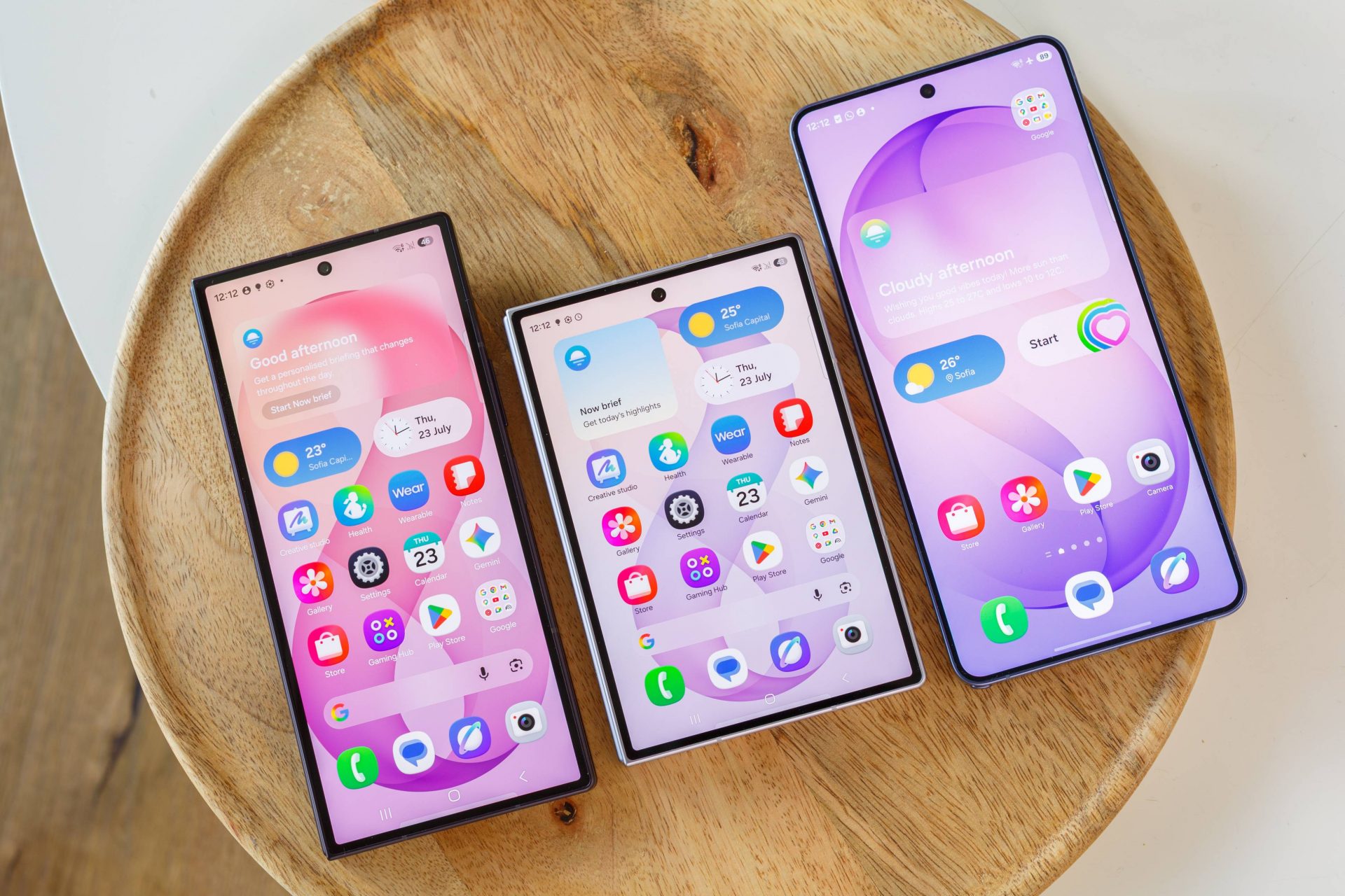 Обзор Samsung Galaxy Z Fold8: тонкий складной флагман нового формата картинка Обзор Samsung Galaxy Z Fold8: тонкий флагман | DGL.RU