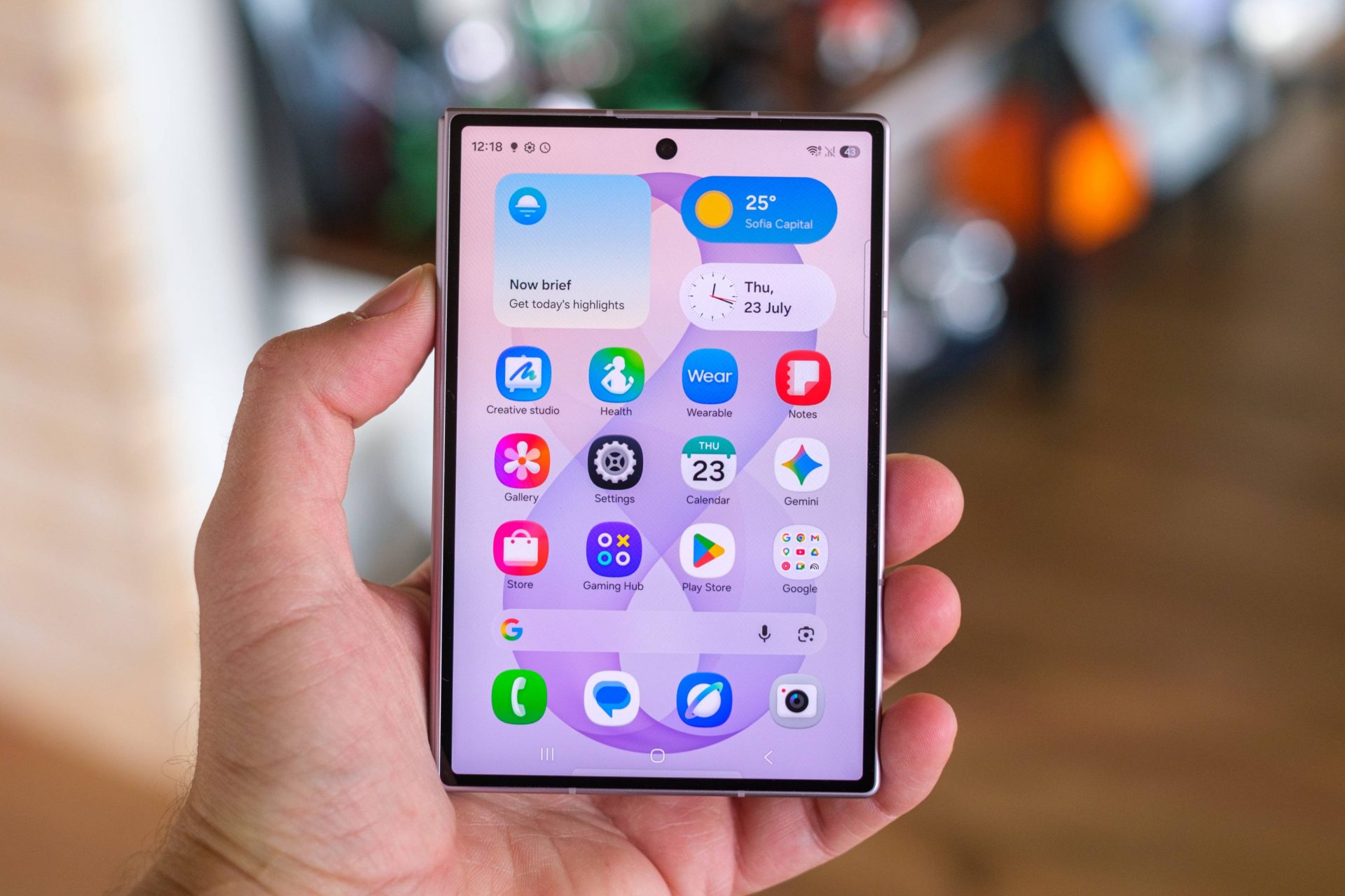 Обзор Samsung Galaxy Z Fold8: тонкий складной флагман нового формата картинка Обзор Samsung Galaxy Z Fold8: тонкий флагман | DGL.RU