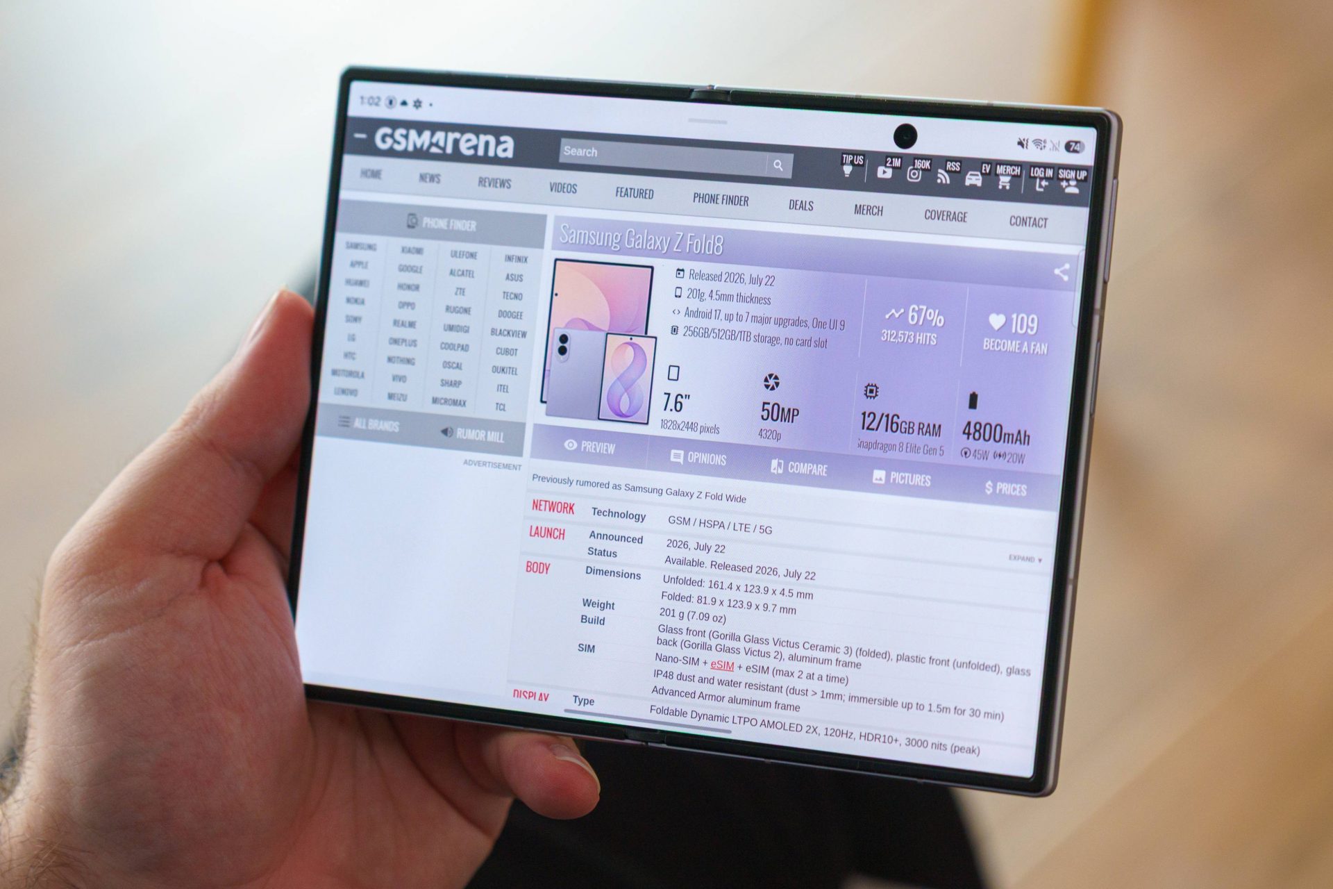 Обзор Samsung Galaxy Z Fold8: тонкий складной флагман нового формата картинка Обзор Samsung Galaxy Z Fold8: тонкий флагман | DGL.RU