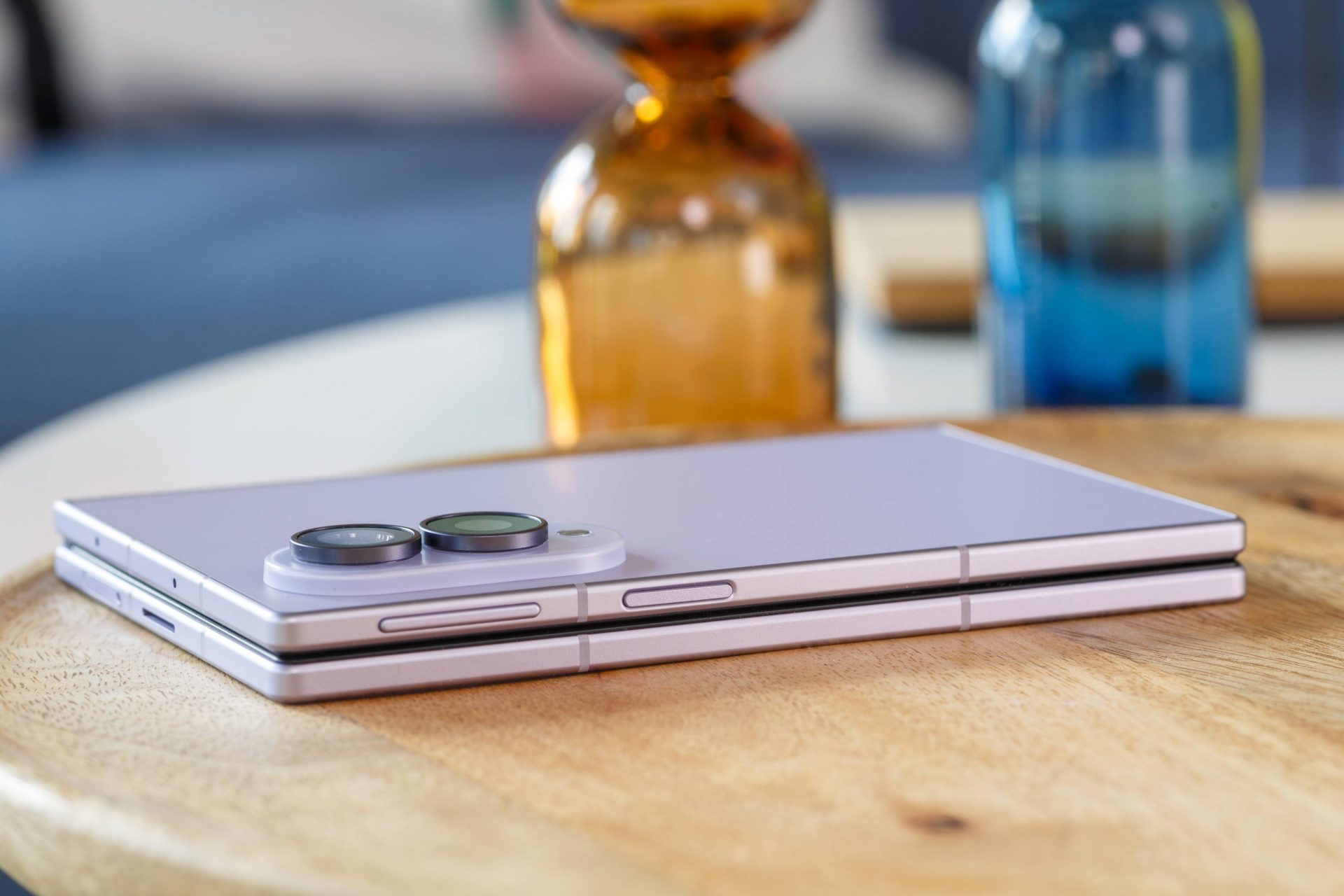 Обзор Samsung Galaxy Z Fold8: тонкий складной флагман нового формата картинка Обзор Samsung Galaxy Z Fold8: тонкий флагман | DGL.RU