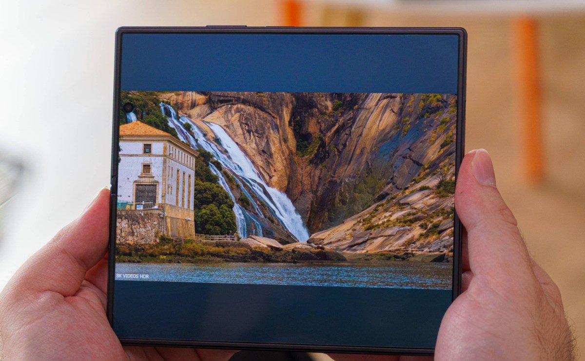 Обзор Samsung Galaxy Z Fold8 Ultra: характеристики, экран, автономность и быстрая зарядка картинка Характеристики Samsung Galaxy Z Fold8 Ultra | DGL.RU