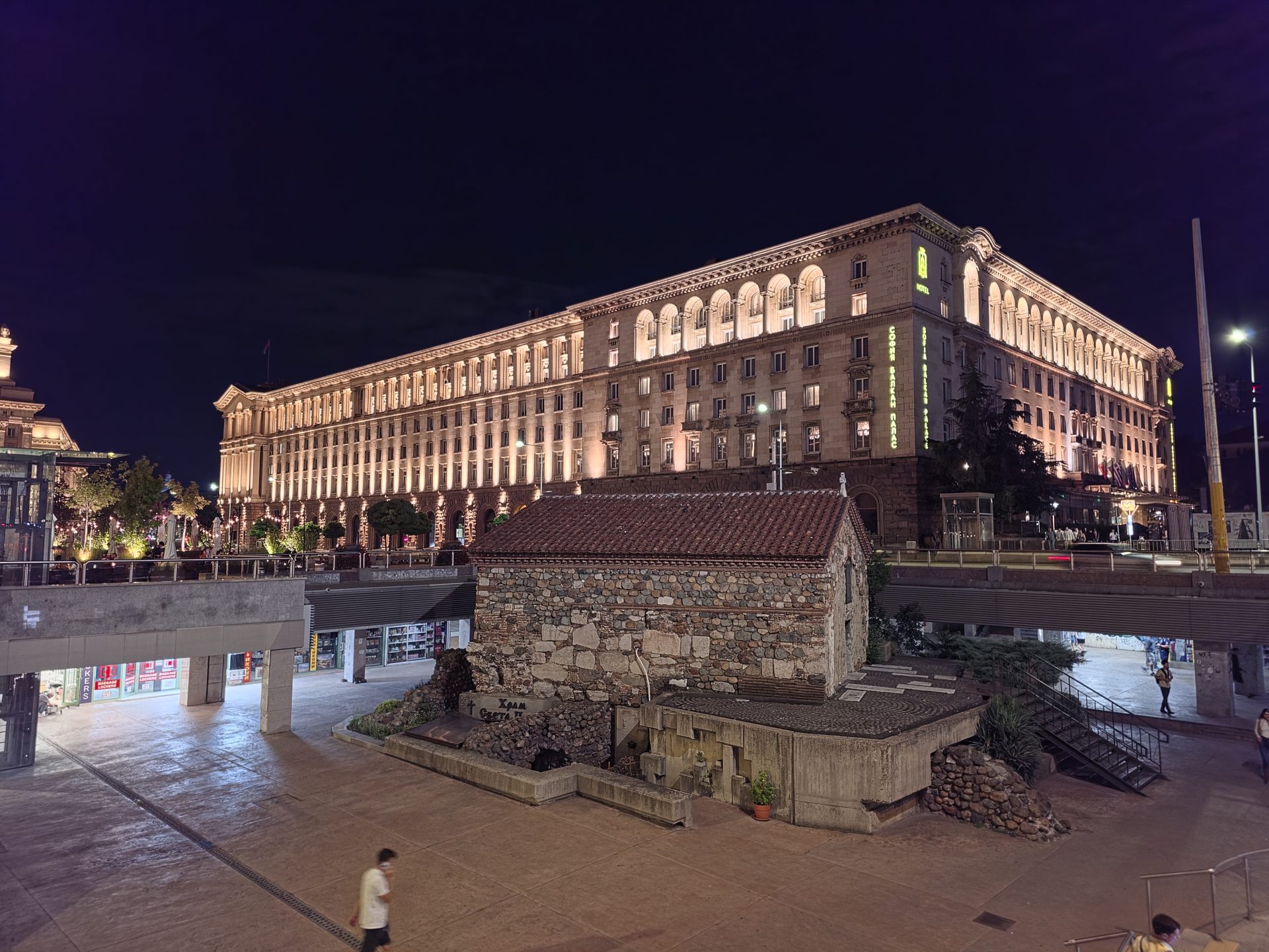 Обзор Samsung Galaxy Z Fold8 Ultra: характеристики, экран, автономность и быстрая зарядка картинка Характеристики Samsung Galaxy Z Fold8 Ultra | DGL.RU
