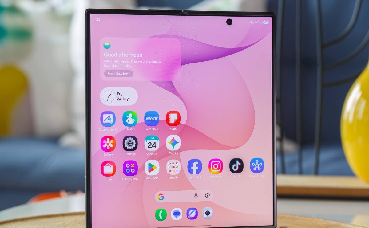 Обзор Samsung Galaxy Z Fold8 Ultra: характеристики, экран, автономность и быстрая зарядка картинка Характеристики Samsung Galaxy Z Fold8 Ultra | DGL.RU