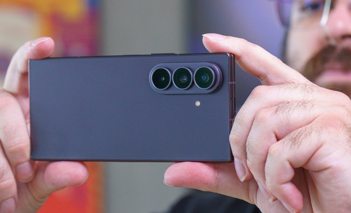 Обзор Samsung Galaxy Z Fold8 Ultra: характеристики, экран, автономность и быстрая зарядка картинка Характеристики Samsung Galaxy Z Fold8 Ultra | DGL.RU