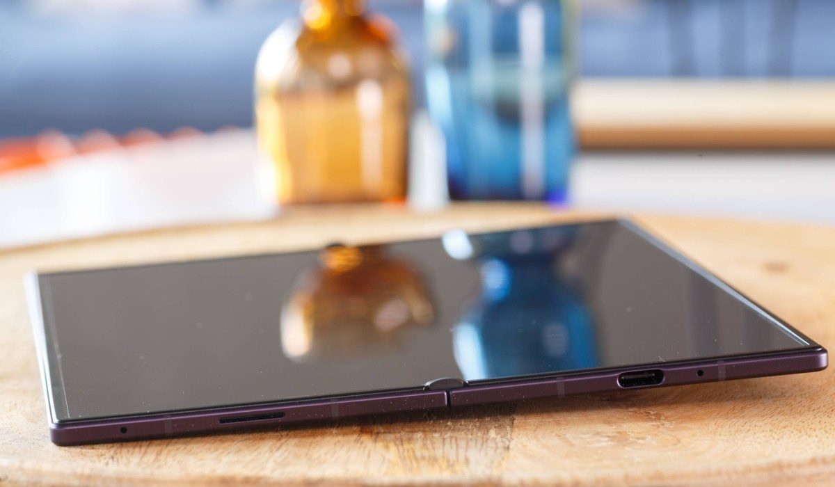 Обзор Samsung Galaxy Z Fold8 Ultra: характеристики, экран, автономность и быстрая зарядка картинка Характеристики Samsung Galaxy Z Fold8 Ultra | DGL.RU